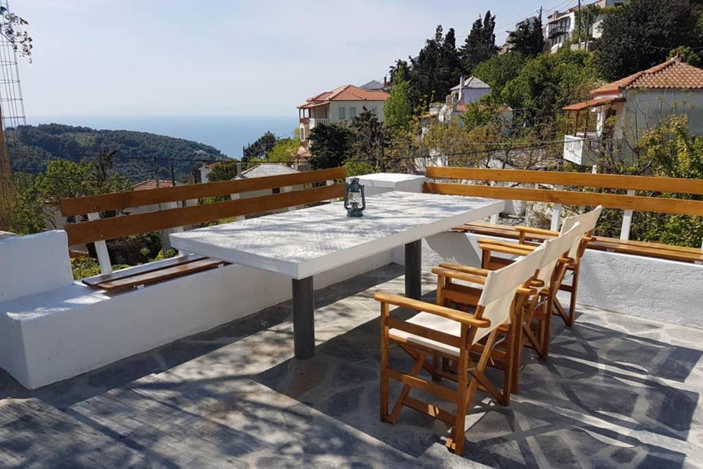 Chariklia Traditional House Alonnisos Town Exterior photo